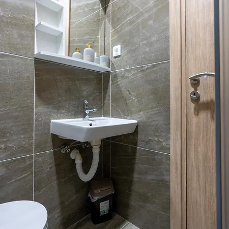Apartment Budes *
