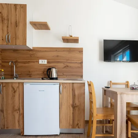 Apartment Budes *