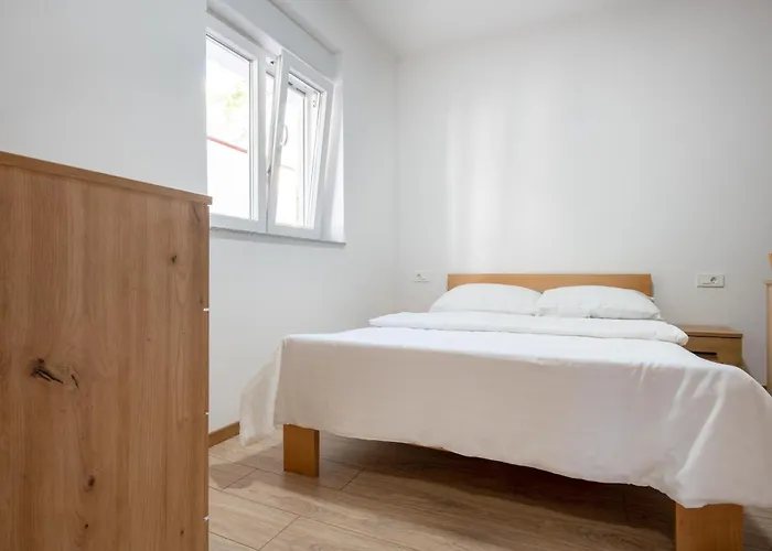 Budes 아파트 네움